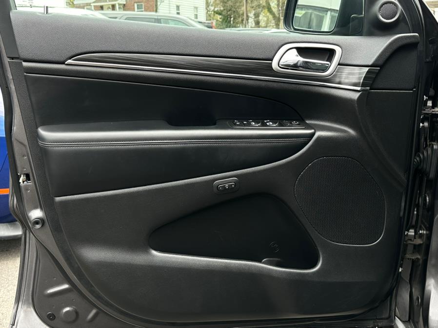 2020 Jeep Grand Cherokee Limited 4x4, available for sale in Hillside, New Jersey | Champion Auto Hillside. Hillside, New Jersey 2020 Jeep Grand Cherokee Limited 4x4, available for sale in Hillside, New Jersey | Champion Auto Hillside. Hillside, New Jersey