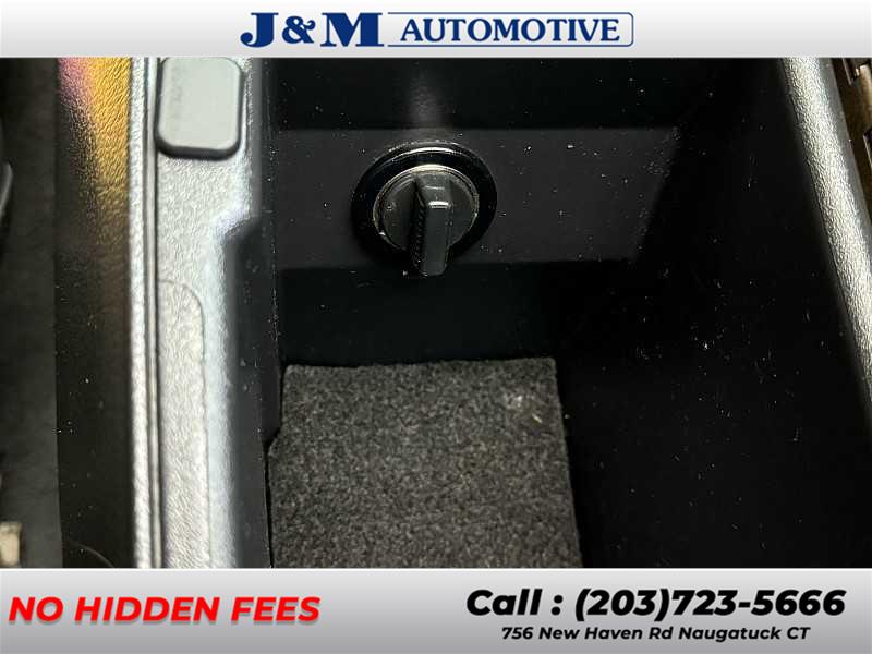 2004 Ford Mustang GT Deluxe, available for sale in Naugatuck, Connecticut | J&M Automotive Sls&Svc LLC. Naugatuck, Connecticut 2004 Ford Mustang GT Deluxe, available for sale in Naugatuck, Connecticut | J&M Automotive Sls&Svc LLC. Naugatuck, Connecticut