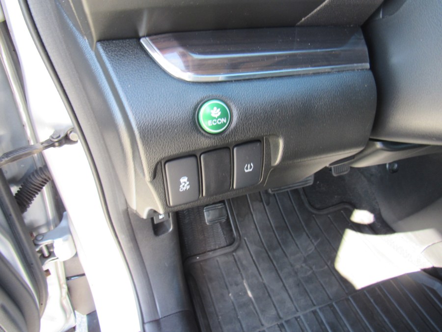 2015 Honda CR-V EX-L, available for sale in Worcester, Massachusetts | Hilario's Auto Sales Inc.. Worcester, Massachusetts 2015 Honda CR-V EX-L, available for sale in Worcester, Massachusetts | Hilario's Auto Sales Inc.. Worcester, Massachusetts