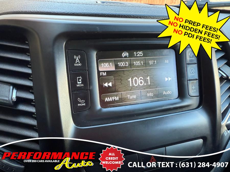 2015 Jeep Cherokee 4WD 4dr Latitude, available for sale in Bohemia, New York | Performance Auto Inc. Bohemia, New York 2015 Jeep Cherokee 4WD 4dr Latitude, available for sale in Bohemia, New York | Performance Auto Inc. Bohemia, New York