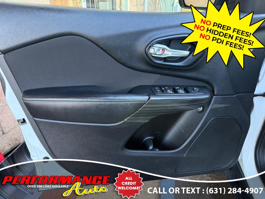 2015 Jeep Cherokee 4WD 4dr Latitude, available for sale in Bohemia, New York | Performance Auto Inc. Bohemia, New York 2015 Jeep Cherokee 4WD 4dr Latitude, available for sale in Bohemia, New York | Performance Auto Inc. Bohemia, New York