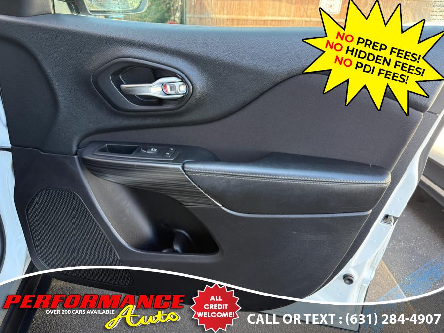 2015 Jeep Cherokee 4WD 4dr Latitude, available for sale in Bohemia, New York | Performance Auto Inc. Bohemia, New York 2015 Jeep Cherokee 4WD 4dr Latitude, available for sale in Bohemia, New York | Performance Auto Inc. Bohemia, New York