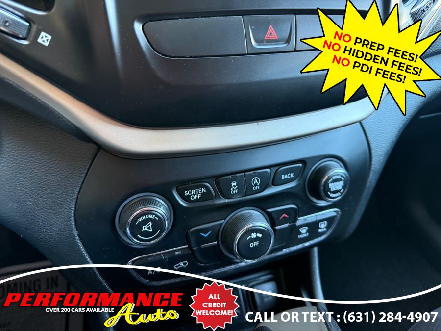 2015 Jeep Cherokee 4WD 4dr Latitude, available for sale in Bohemia, New York | Performance Auto Inc. Bohemia, New York 2015 Jeep Cherokee 4WD 4dr Latitude, available for sale in Bohemia, New York | Performance Auto Inc. Bohemia, New York
