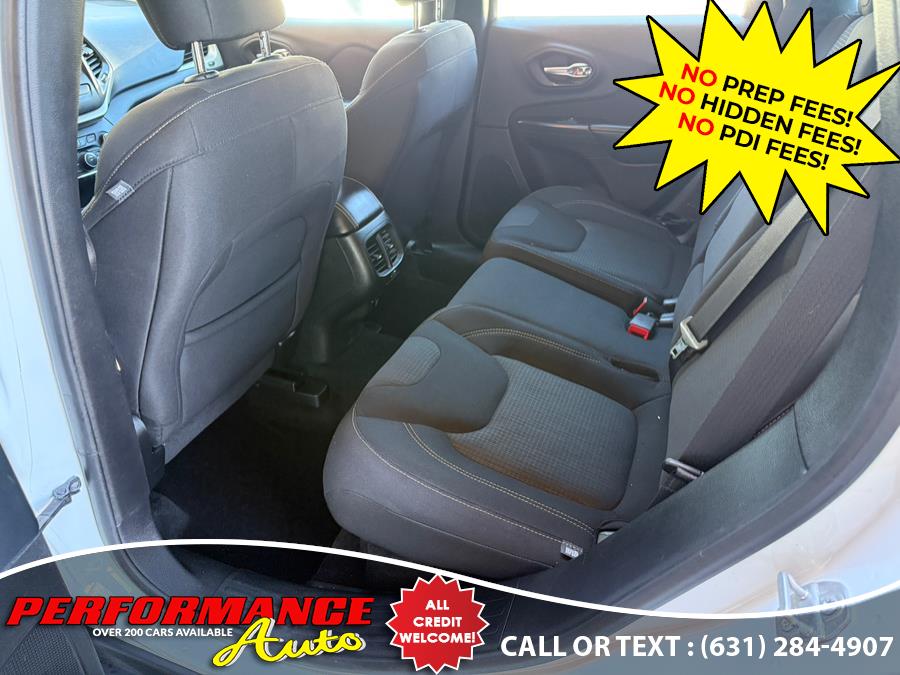 2015 Jeep Cherokee 4WD 4dr Latitude, available for sale in Bohemia, New York | Performance Auto Inc. Bohemia, New York 2015 Jeep Cherokee 4WD 4dr Latitude, available for sale in Bohemia, New York | Performance Auto Inc. Bohemia, New York