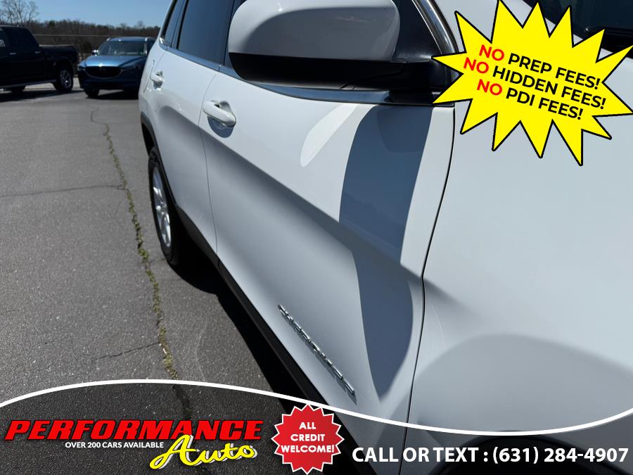 2015 Jeep Cherokee 4WD 4dr Latitude, available for sale in Bohemia, New York | Performance Auto Inc. Bohemia, New York 2015 Jeep Cherokee 4WD 4dr Latitude, available for sale in Bohemia, New York | Performance Auto Inc. Bohemia, New York
