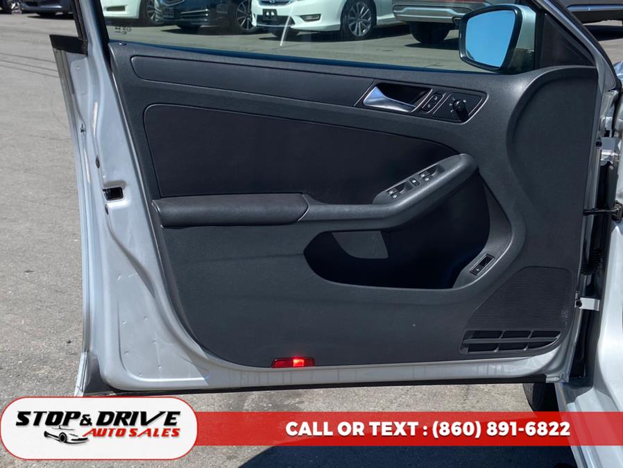 2012 Volkswagen Jetta Sedan 4dr Auto SE, available for sale in East Windsor, Connecticut | Stop & Drive Auto Sales. East Windsor, Connecticut 2012 Volkswagen Jetta Sedan 4dr Auto SE, available for sale in East Windsor, Connecticut | Stop & Drive Auto Sales. East Windsor, Connecticut