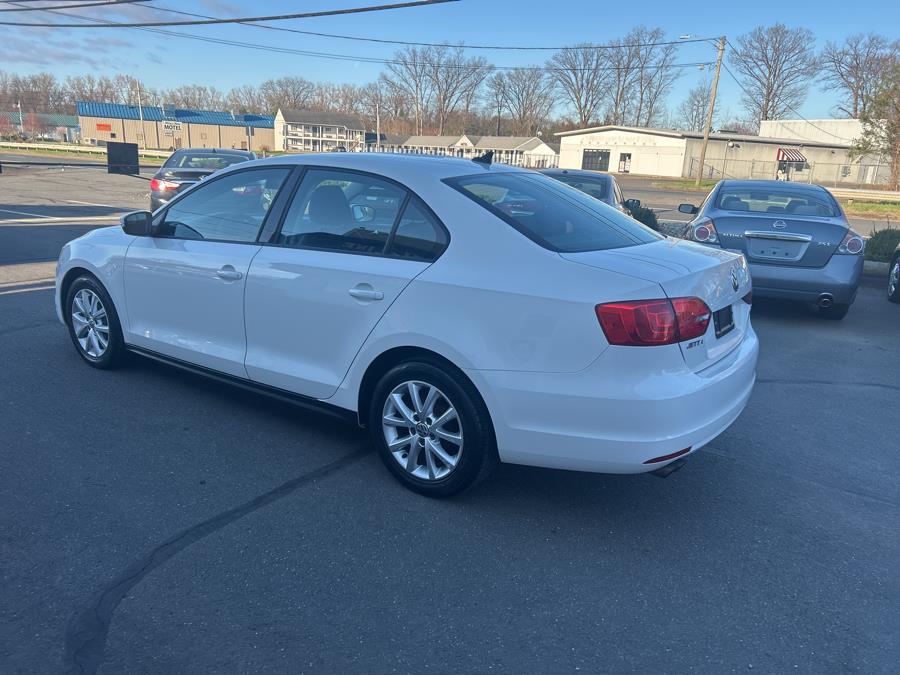 2011 Volkswagen Jetta Sedan 4dr Auto SE w/Convenience & Sunroof PZEV, available for sale in South Windsor , Connecticut | Ful-line Auto LLC. South Windsor , Connecticut 2011 Volkswagen Jetta Sedan 4dr Auto SE w/Convenience & Sunroof PZEV, available for sale in South Windsor , Connecticut | Ful-line Auto LLC. South Windsor , Connecticut
