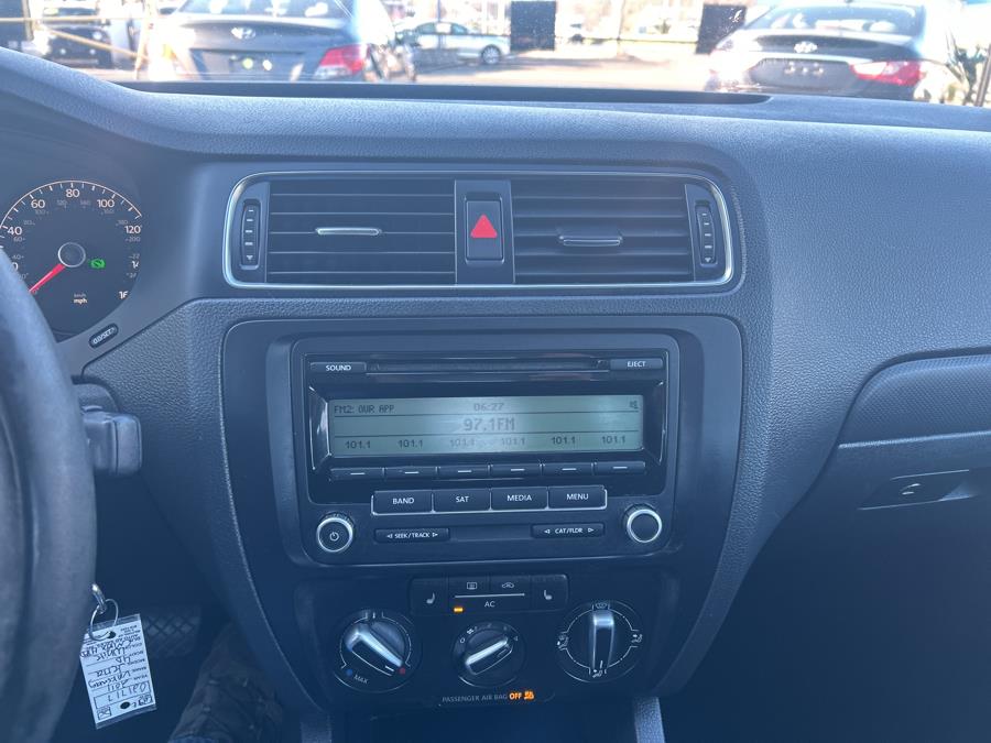 2011 Volkswagen Jetta Sedan 4dr Auto SE w/Convenience & Sunroof PZEV, available for sale in South Windsor , Connecticut | Ful-line Auto LLC. South Windsor , Connecticut 2011 Volkswagen Jetta Sedan 4dr Auto SE w/Convenience & Sunroof PZEV, available for sale in South Windsor , Connecticut | Ful-line Auto LLC. South Windsor , Connecticut