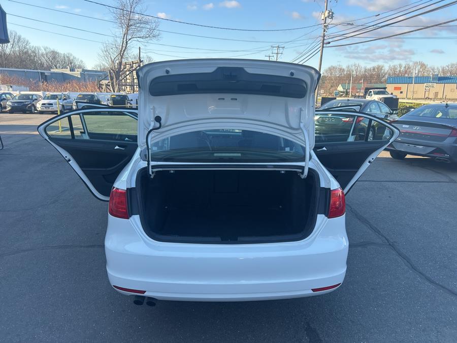 2011 Volkswagen Jetta Sedan 4dr Auto SE w/Convenience & Sunroof PZEV, available for sale in South Windsor , Connecticut | Ful-line Auto LLC. South Windsor , Connecticut 2011 Volkswagen Jetta Sedan 4dr Auto SE w/Convenience & Sunroof PZEV, available for sale in South Windsor , Connecticut | Ful-line Auto LLC. South Windsor , Connecticut