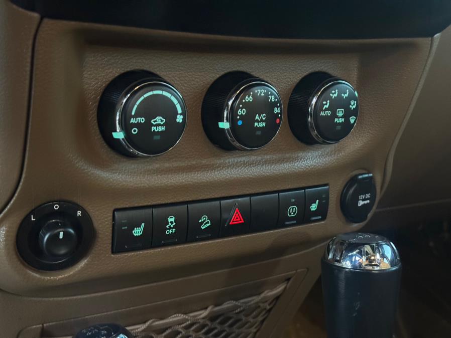 2015 Jeep Wrangler Unlimited 4WD 4dr Rubicon, available for sale in Linden, New Jersey | Champion Auto Sales. Linden, New Jersey 2015 Jeep Wrangler Unlimited 4WD 4dr Rubicon, available for sale in Linden, New Jersey | Champion Auto Sales. Linden, New Jersey