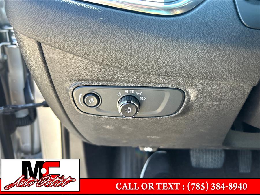 2021 Chevrolet Equinox AWD 4dr LT w/2FL, available for sale in Colby, Kansas | M C Auto Outlet Inc. Colby, Kansas 2021 Chevrolet Equinox AWD 4dr LT w/2FL, available for sale in Colby, Kansas | M C Auto Outlet Inc. Colby, Kansas
