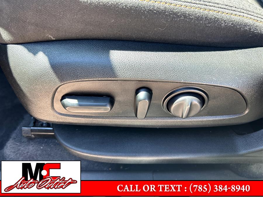 2021 Chevrolet Equinox AWD 4dr LT w/2FL, available for sale in Colby, Kansas | M C Auto Outlet Inc. Colby, Kansas 2021 Chevrolet Equinox AWD 4dr LT w/2FL, available for sale in Colby, Kansas | M C Auto Outlet Inc. Colby, Kansas