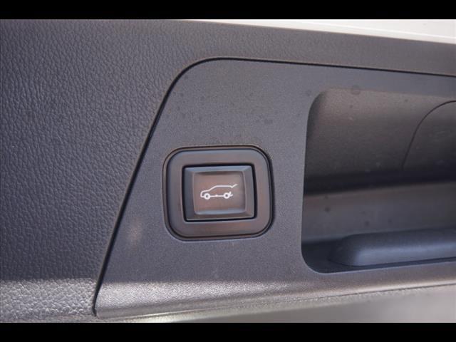 2020 Buick Envision Essence, available for sale in Fort Myers, Florida | Carlux Fort Myers. Fort Myers, Florida 2020 Buick Envision Essence, available for sale in Fort Myers, Florida | Carlux Fort Myers. Fort Myers, Florida