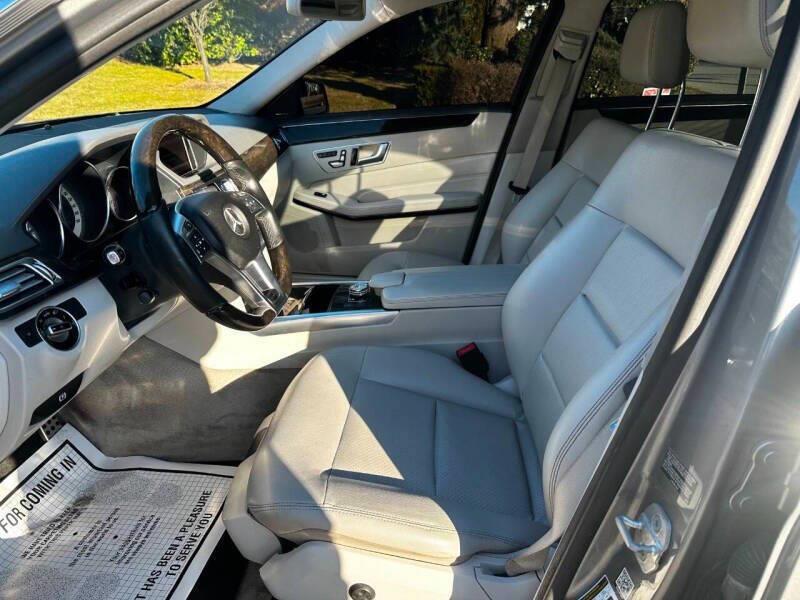 2015 Mercedes-benz E-class E 350 4dr Sedan, available for sale in Hempstead, New York | VIP Auto Credit Express. Hempstead, New York 2015 Mercedes-benz E-class E 350 4dr Sedan, available for sale in Hempstead, New York | VIP Auto Credit Express. Hempstead, New York