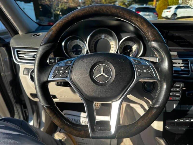 2015 Mercedes-benz E-class E 350 4dr Sedan, available for sale in Hempstead, New York | VIP Auto Credit Express. Hempstead, New York 2015 Mercedes-benz E-class E 350 4dr Sedan, available for sale in Hempstead, New York | VIP Auto Credit Express. Hempstead, New York