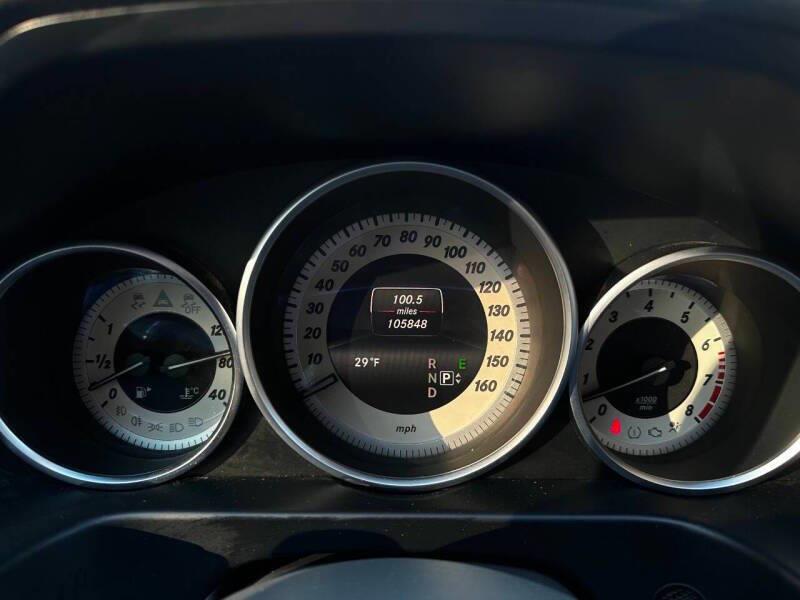 2015 Mercedes-benz E-class E 350 4dr Sedan, available for sale in Hempstead, New York | VIP Auto Credit Express. Hempstead, New York 2015 Mercedes-benz E-class E 350 4dr Sedan, available for sale in Hempstead, New York | VIP Auto Credit Express. Hempstead, New York