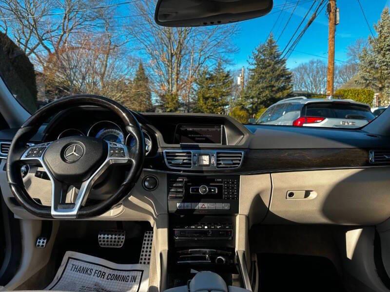 2015 Mercedes-benz E-class E 350 4dr Sedan, available for sale in Hempstead, New York | VIP Auto Credit Express. Hempstead, New York 2015 Mercedes-benz E-class E 350 4dr Sedan, available for sale in Hempstead, New York | VIP Auto Credit Express. Hempstead, New York