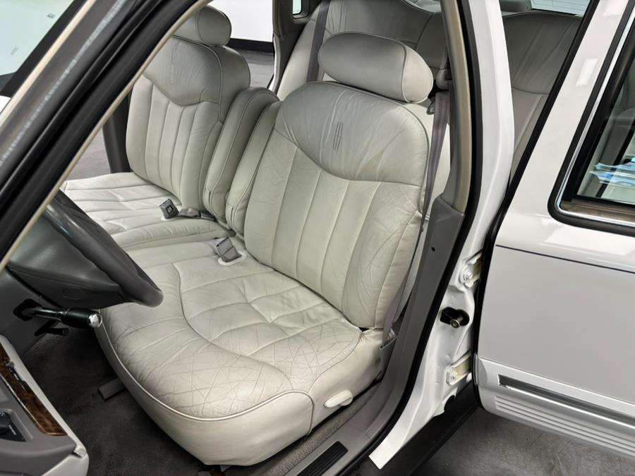 1997 Lincoln Town Car 4dr Sdn Executive, available for sale in Elizabeth, New Jersey | Dream Auto Group. Elizabeth, New Jersey 1997 Lincoln Town Car 4dr Sdn Executive, available for sale in Elizabeth, New Jersey | Dream Auto Group. Elizabeth, New Jersey