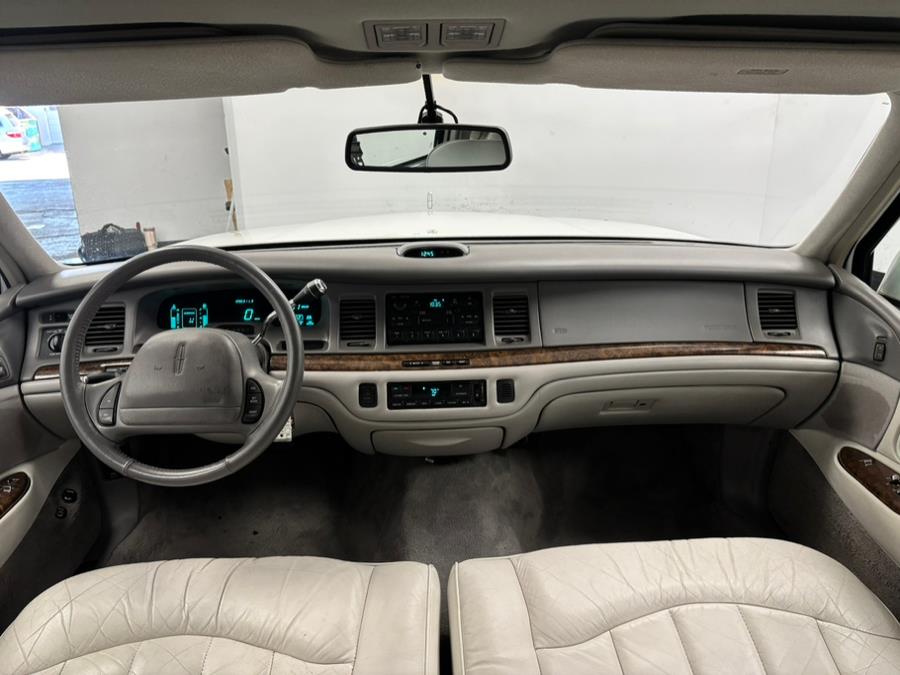 1997 Lincoln Town Car 4dr Sdn Executive, available for sale in Elizabeth, New Jersey | Dream Auto Group. Elizabeth, New Jersey 1997 Lincoln Town Car 4dr Sdn Executive, available for sale in Elizabeth, New Jersey | Dream Auto Group. Elizabeth, New Jersey