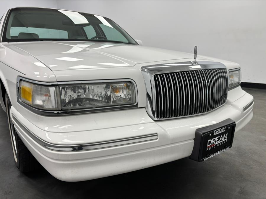 1997 Lincoln Town Car 4dr Sdn Executive, available for sale in Elizabeth, New Jersey | Dream Auto Group. Elizabeth, New Jersey 1997 Lincoln Town Car 4dr Sdn Executive, available for sale in Elizabeth, New Jersey | Dream Auto Group. Elizabeth, New Jersey
