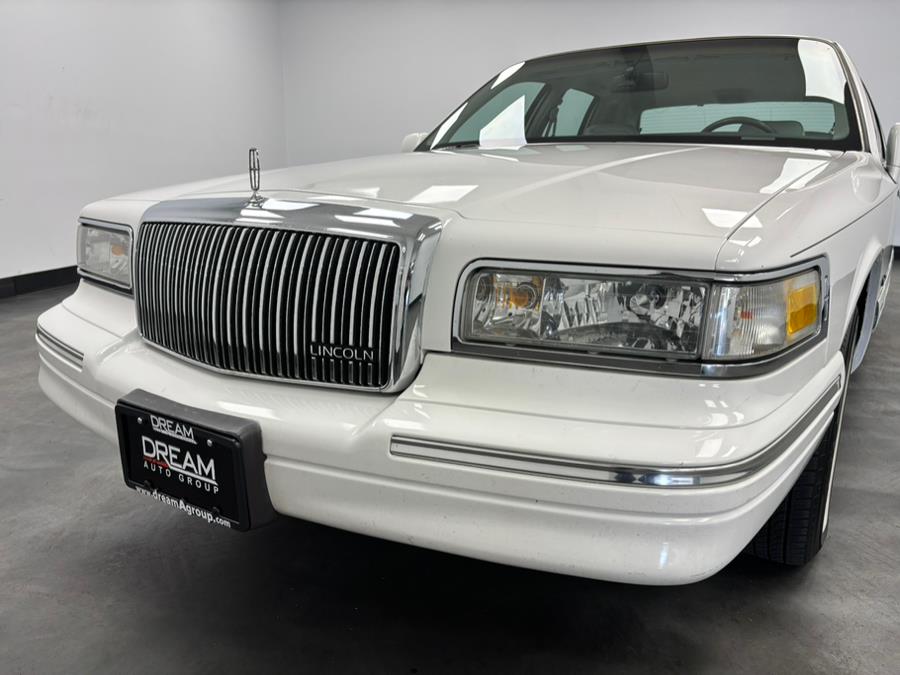 1997 Lincoln Town Car 4dr Sdn Executive, available for sale in Elizabeth, New Jersey | Dream Auto Group. Elizabeth, New Jersey 1997 Lincoln Town Car 4dr Sdn Executive, available for sale in Elizabeth, New Jersey | Dream Auto Group. Elizabeth, New Jersey