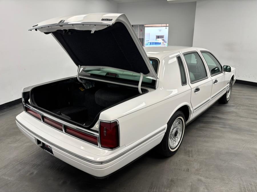 1997 Lincoln Town Car 4dr Sdn Executive, available for sale in Elizabeth, New Jersey | Dream Auto Group. Elizabeth, New Jersey 1997 Lincoln Town Car 4dr Sdn Executive, available for sale in Elizabeth, New Jersey | Dream Auto Group. Elizabeth, New Jersey