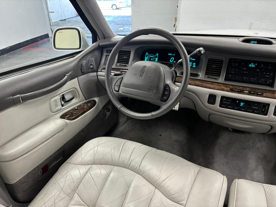 1997 Lincoln Town Car 4dr Sdn Executive, available for sale in Elizabeth, New Jersey | Dream Auto Group. Elizabeth, New Jersey 1997 Lincoln Town Car 4dr Sdn Executive, available for sale in Elizabeth, New Jersey | Dream Auto Group. Elizabeth, New Jersey