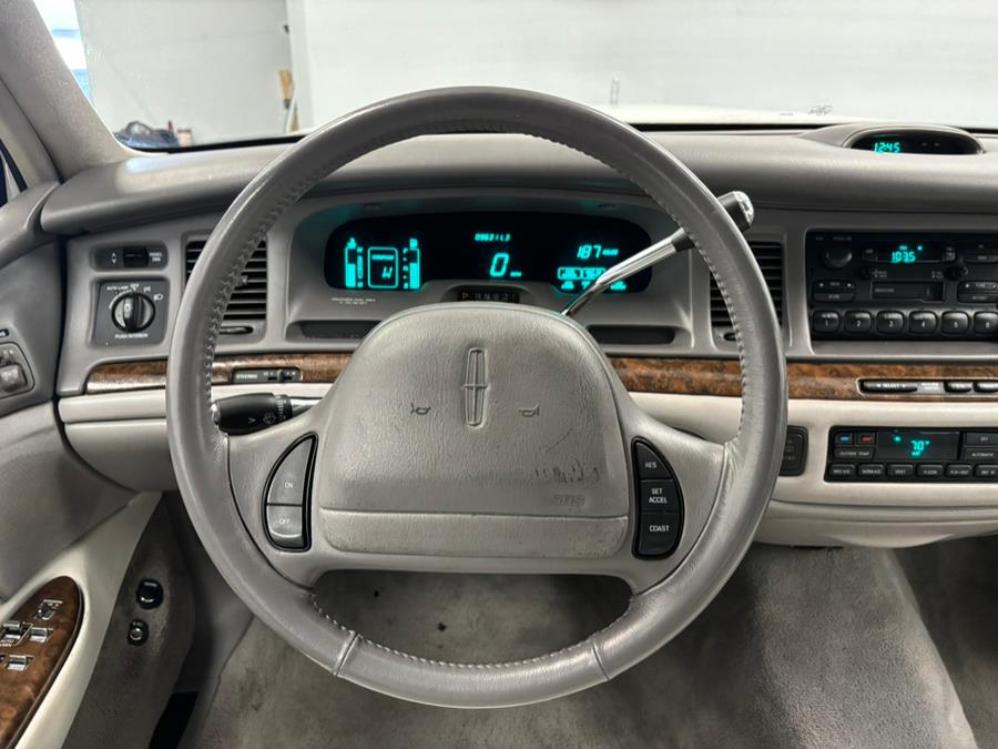 1997 Lincoln Town Car 4dr Sdn Executive, available for sale in Elizabeth, New Jersey | Dream Auto Group. Elizabeth, New Jersey 1997 Lincoln Town Car 4dr Sdn Executive, available for sale in Elizabeth, New Jersey | Dream Auto Group. Elizabeth, New Jersey