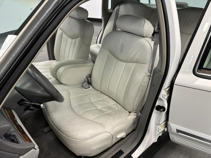 1997 Lincoln Town Car 4dr Sdn Executive, available for sale in Elizabeth, New Jersey | Dream Auto Group. Elizabeth, New Jersey 1997 Lincoln Town Car 4dr Sdn Executive, available for sale in Elizabeth, New Jersey | Dream Auto Group. Elizabeth, New Jersey