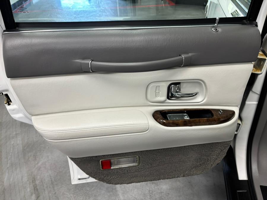1997 Lincoln Town Car 4dr Sdn Executive, available for sale in Elizabeth, New Jersey | Dream Auto Group. Elizabeth, New Jersey 1997 Lincoln Town Car 4dr Sdn Executive, available for sale in Elizabeth, New Jersey | Dream Auto Group. Elizabeth, New Jersey