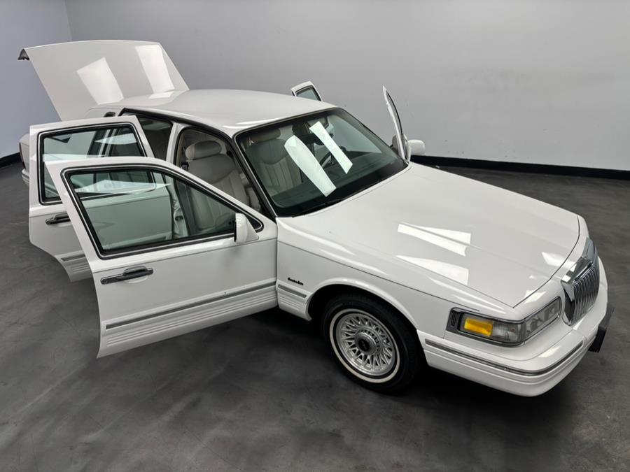 1997 Lincoln Town Car 4dr Sdn Executive, available for sale in Elizabeth, New Jersey | Dream Auto Group. Elizabeth, New Jersey 1997 Lincoln Town Car 4dr Sdn Executive, available for sale in Elizabeth, New Jersey | Dream Auto Group. Elizabeth, New Jersey