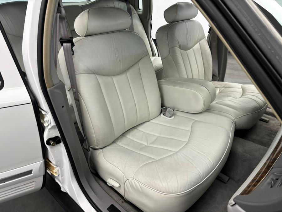 1997 Lincoln Town Car 4dr Sdn Executive, available for sale in Elizabeth, New Jersey | Dream Auto Group. Elizabeth, New Jersey 1997 Lincoln Town Car 4dr Sdn Executive, available for sale in Elizabeth, New Jersey | Dream Auto Group. Elizabeth, New Jersey
