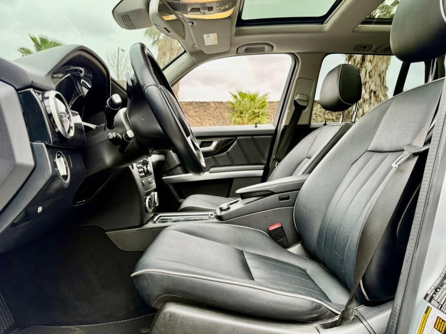 2014 Mercedes-Benz GLK-Class 4MATIC 4dr GLK350, available for sale in Tarzana, California | Ivanna Auto. Tarzana, California 2014 Mercedes-Benz GLK-Class 4MATIC 4dr GLK350, available for sale in Tarzana, California | Ivanna Auto. Tarzana, California