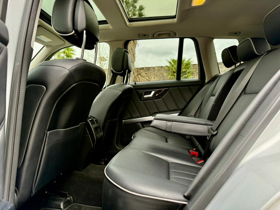2014 Mercedes-Benz GLK-Class 4MATIC 4dr GLK350, available for sale in Tarzana, California | Ivanna Auto. Tarzana, California 2014 Mercedes-Benz GLK-Class 4MATIC 4dr GLK350, available for sale in Tarzana, California | Ivanna Auto. Tarzana, California