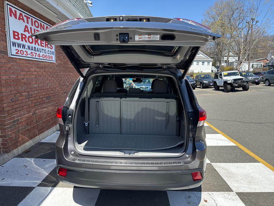 2017 Toyota Highlander XLE V6 AWD, available for sale in Waterbury, Connecticut | National Auto Brokers, Inc.. Waterbury, Connecticut 2017 Toyota Highlander XLE V6 AWD, available for sale in Waterbury, Connecticut | National Auto Brokers, Inc.. Waterbury, Connecticut