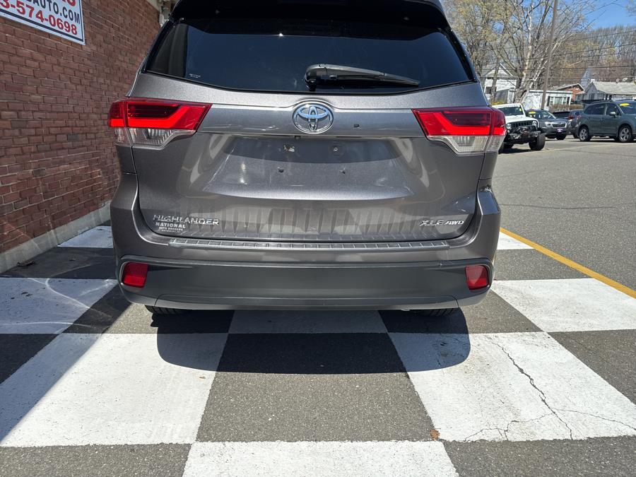 2017 Toyota Highlander XLE V6 AWD, available for sale in Waterbury, Connecticut | National Auto Brokers, Inc.. Waterbury, Connecticut 2017 Toyota Highlander XLE V6 AWD, available for sale in Waterbury, Connecticut | National Auto Brokers, Inc.. Waterbury, Connecticut