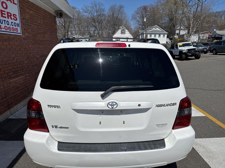 2006 Toyota Highlander 4dr V6 4WD w/3rd Row, available for sale in Waterbury, Connecticut | National Auto Brokers, Inc.. Waterbury, Connecticut 2006 Toyota Highlander 4dr V6 4WD w/3rd Row, available for sale in Waterbury, Connecticut | National Auto Brokers, Inc.. Waterbury, Connecticut