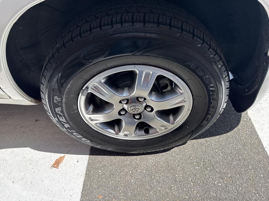 2006 Toyota Highlander 4dr V6 4WD w/3rd Row, available for sale in Waterbury, Connecticut | National Auto Brokers, Inc.. Waterbury, Connecticut 2006 Toyota Highlander 4dr V6 4WD w/3rd Row, available for sale in Waterbury, Connecticut | National Auto Brokers, Inc.. Waterbury, Connecticut