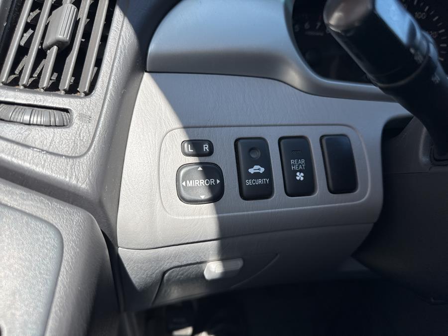 2006 Toyota Highlander 4dr V6 4WD w/3rd Row, available for sale in Waterbury, Connecticut | National Auto Brokers, Inc.. Waterbury, Connecticut 2006 Toyota Highlander 4dr V6 4WD w/3rd Row, available for sale in Waterbury, Connecticut | National Auto Brokers, Inc.. Waterbury, Connecticut