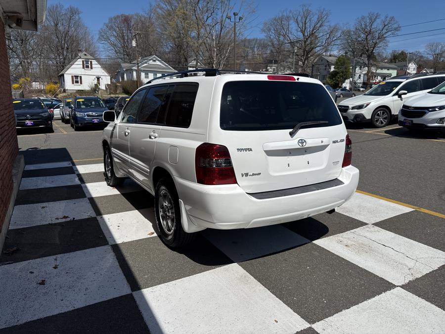 2006 Toyota Highlander 4dr V6 4WD w/3rd Row, available for sale in Waterbury, Connecticut | National Auto Brokers, Inc.. Waterbury, Connecticut 2006 Toyota Highlander 4dr V6 4WD w/3rd Row, available for sale in Waterbury, Connecticut | National Auto Brokers, Inc.. Waterbury, Connecticut