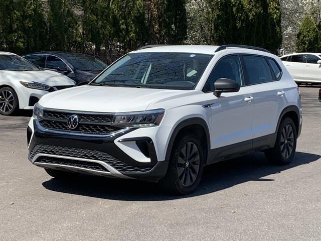 Used 2022 Volkswagen Taos in Floral Park, New York | Shop Auto NY. Floral Park, New York