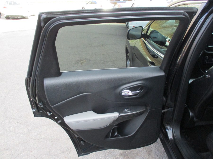 2014 Jeep Cherokee 4WD 4dr Limited, available for sale in Meriden, Connecticut | Cos Central Auto. Meriden, Connecticut 2014 Jeep Cherokee 4WD 4dr Limited, available for sale in Meriden, Connecticut | Cos Central Auto. Meriden, Connecticut