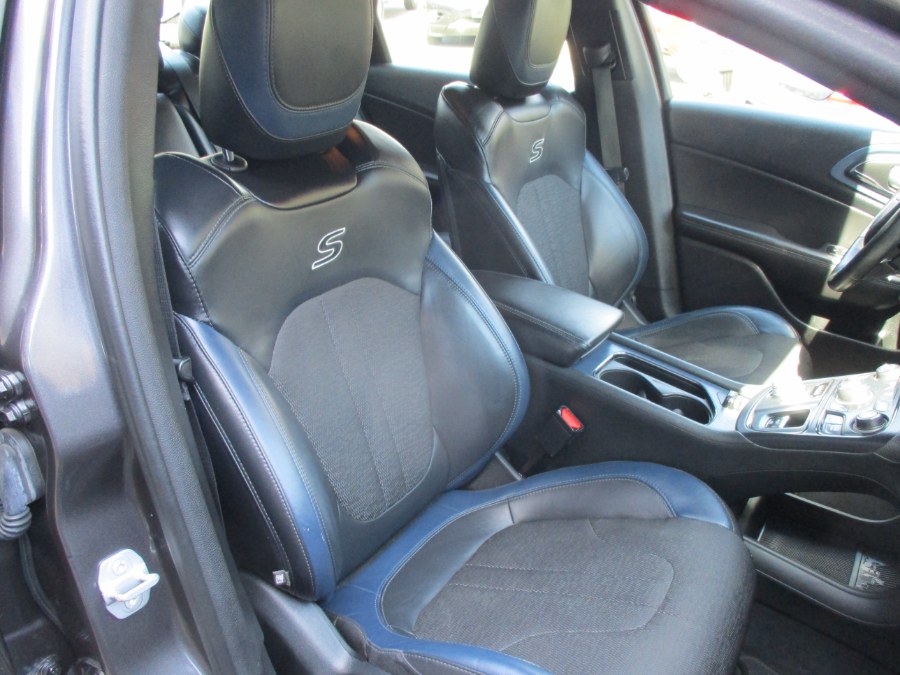 2015 Chrysler 200 4dr Sdn S AWD, available for sale in Meriden, Connecticut | Cos Central Auto. Meriden, Connecticut 2015 Chrysler 200 4dr Sdn S AWD, available for sale in Meriden, Connecticut | Cos Central Auto. Meriden, Connecticut
