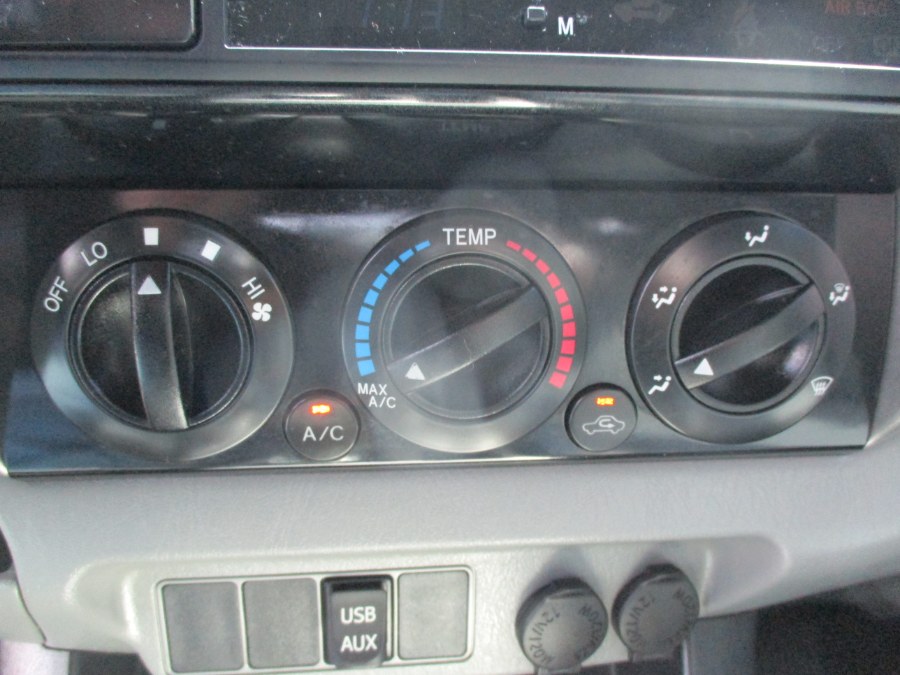 2013 Toyota Tacoma V6 4x4 Club Cab, available for sale in Meriden, Connecticut | Cos Central Auto. Meriden, Connecticut 2013 Toyota Tacoma V6 4x4 Club Cab, available for sale in Meriden, Connecticut | Cos Central Auto. Meriden, Connecticut