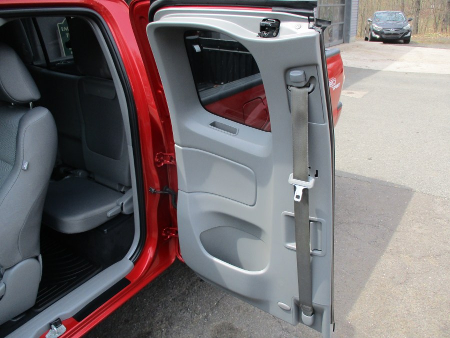 2013 Toyota Tacoma V6 4x4 Club Cab, available for sale in Meriden, Connecticut | Cos Central Auto. Meriden, Connecticut 2013 Toyota Tacoma V6 4x4 Club Cab, available for sale in Meriden, Connecticut | Cos Central Auto. Meriden, Connecticut
