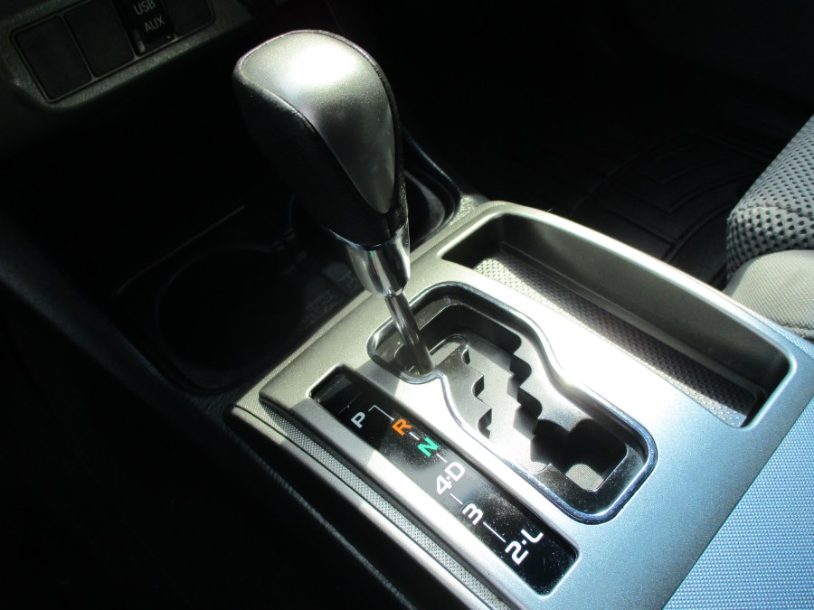 2013 Toyota Tacoma V6 4x4 Club Cab, available for sale in Meriden, Connecticut | Cos Central Auto. Meriden, Connecticut 2013 Toyota Tacoma V6 4x4 Club Cab, available for sale in Meriden, Connecticut | Cos Central Auto. Meriden, Connecticut