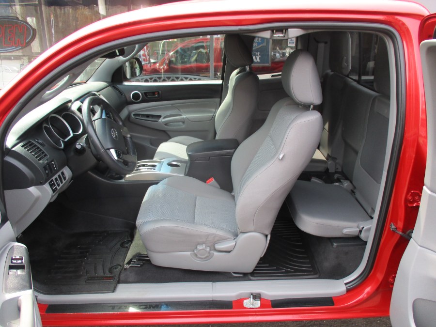 2013 Toyota Tacoma V6 4x4 Club Cab, available for sale in Meriden, Connecticut | Cos Central Auto. Meriden, Connecticut 2013 Toyota Tacoma V6 4x4 Club Cab, available for sale in Meriden, Connecticut | Cos Central Auto. Meriden, Connecticut