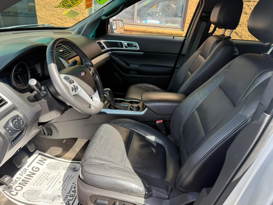 2015 Ford Explorer 4WD 4dr XLT, available for sale in Revere, Massachusetts | Wonderland Auto. Revere, Massachusetts 2015 Ford Explorer 4WD 4dr XLT, available for sale in Revere, Massachusetts | Wonderland Auto. Revere, Massachusetts