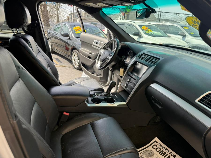 2015 Ford Explorer 4WD 4dr XLT, available for sale in Revere, Massachusetts | Wonderland Auto. Revere, Massachusetts 2015 Ford Explorer 4WD 4dr XLT, available for sale in Revere, Massachusetts | Wonderland Auto. Revere, Massachusetts