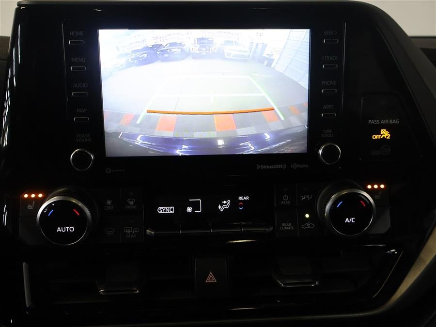 2021 Toyota Highlander XLE, available for sale in Paterson, New Jersey | Fast Track Motors. Paterson, New Jersey 2021 Toyota Highlander XLE, available for sale in Paterson, New Jersey | Fast Track Motors. Paterson, New Jersey